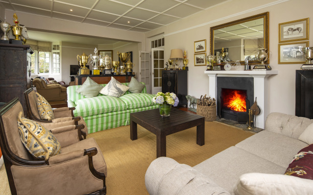 Hill Rise Luxury Villa & Stables by Edwards Collection Villa