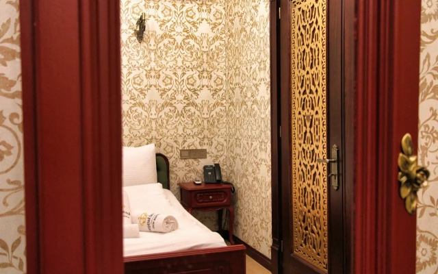 Royal Historical Boutique