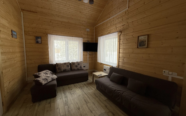 Частный дом на берегу озера