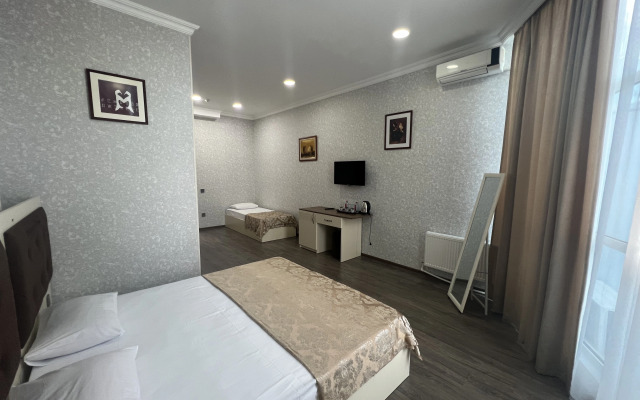 Bulvar Inn Hotel