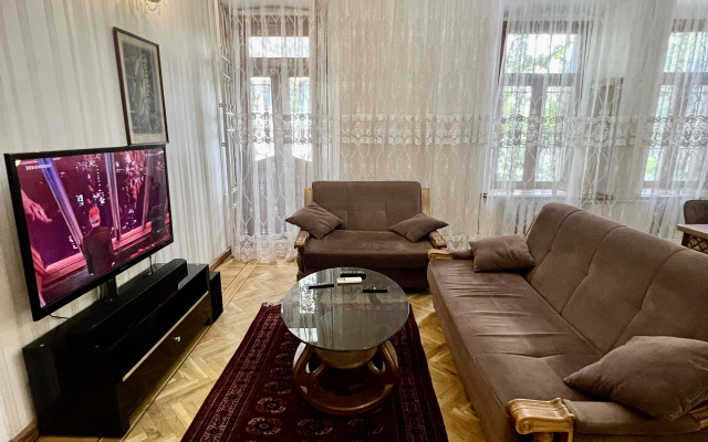 City Center Apartment, Nizami street 19 Flat