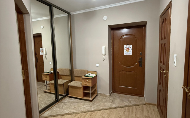 Odnokomnatnaya Kvartira na 1 Etazhe Flat