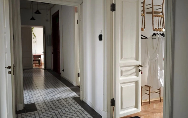 Меблированные комнаты Гости Любят на Жуковского