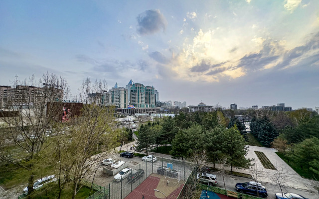 05 Samiy Tsentr. Vid na Gorod i Gory. Idealno dlya Komandirovannykh i Turistov Apartments