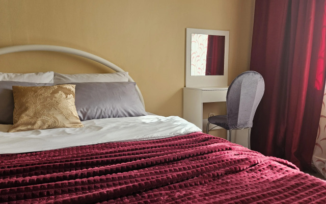 Апартаменты Просторная 2-комнатная в центре Екатеринбурга