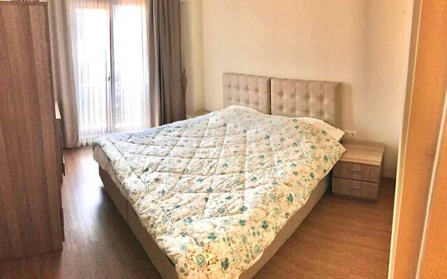 S 2 spalnyami v Yalova Flat