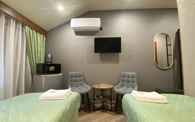 Апартаменты студия 8 Дворик Друзей