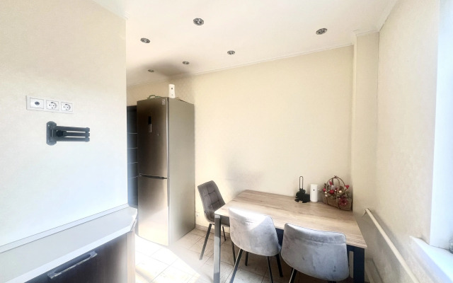 Kvartira Na Shipilovskoy 1 Minuta Peshkom (1) Apartment