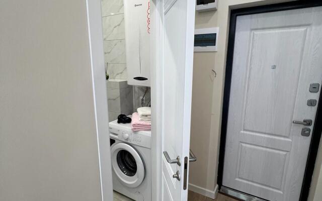 4Kh Mestnaya Studiya s Basseynom Apartments