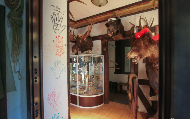 Отель Гостиничный рыболовно-охотничий комплекс Александровский Причал