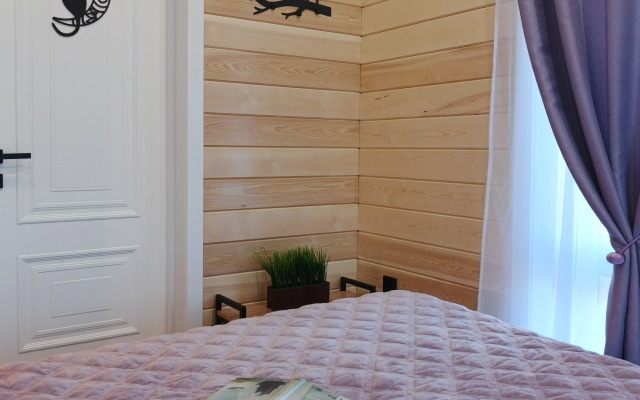 V Gostyakh U Dubrovskikh Guest house