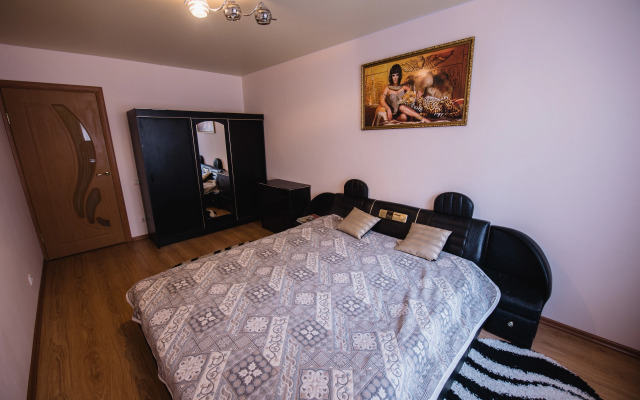 Квартира Трехкомнатная квартира в спальном районе