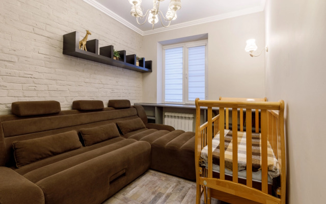 Semeynyye Loft Apartments s proyektorom Apartments