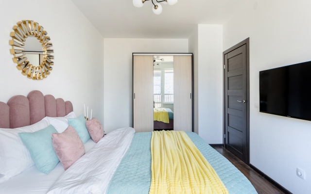 Квартира Евро-двухкомнатная Тиффани у метро рядом с разводным мостом на Неве и центром