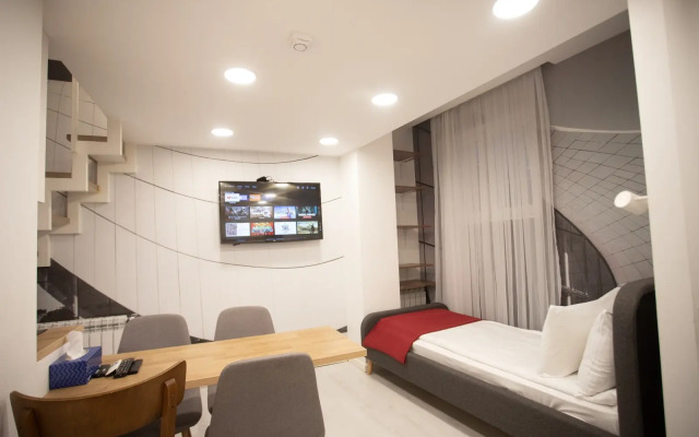 R Studios Private Garden Old Baku Guest house