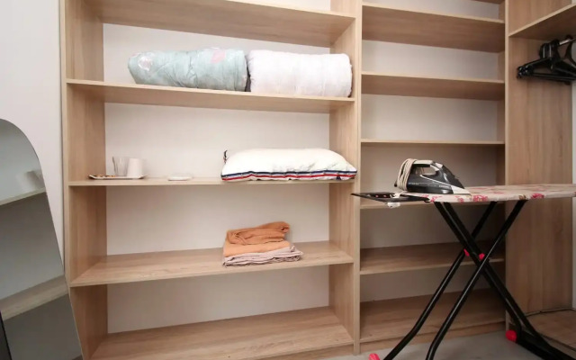 Urban Trio 330 Apartment