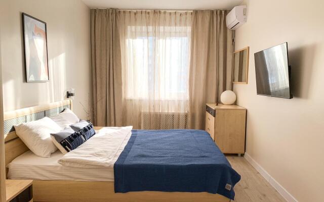Na Topolinoj Allee s Prostornoj Kuhnej Flat