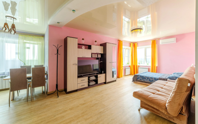 PrezentHaus Na Maksima Gor'kogo 28 Flat