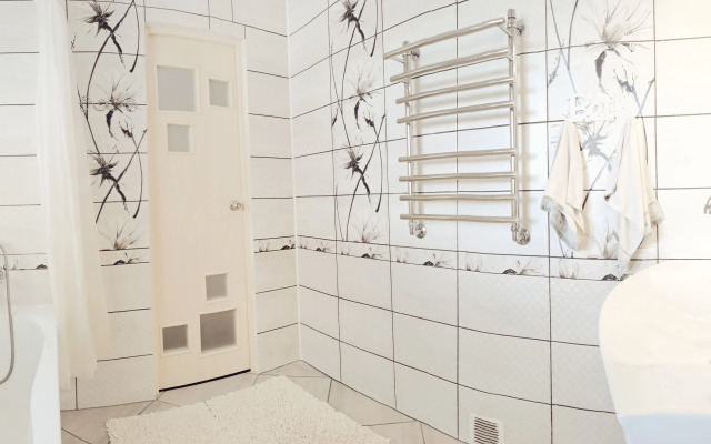 Частный дом на берегу моря с бассейном