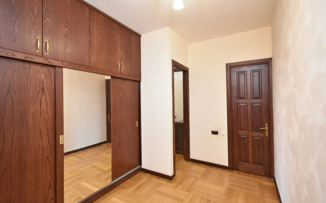 3-K v Novostroyke, Severny Prospekt, Hh335 Flat