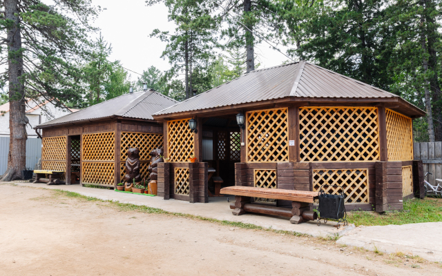 Tri Medvedya Guest House