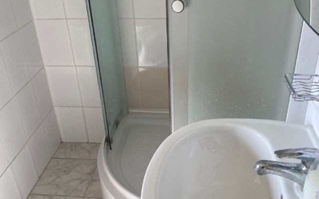 Апартаменты номеp Шeсть в Апарт-комплекс Виктория