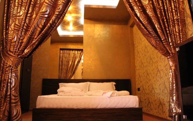 Roma Yerevan & Tours Hotel