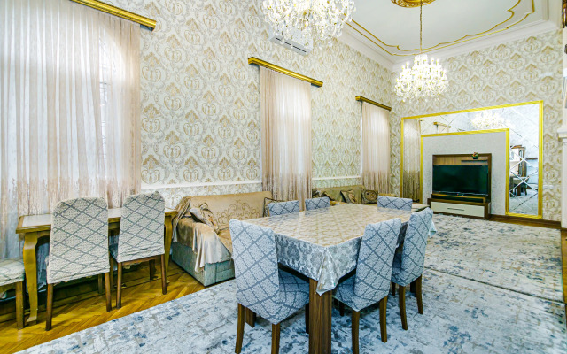 Premium at Nizami Street on Targovi Apartments
