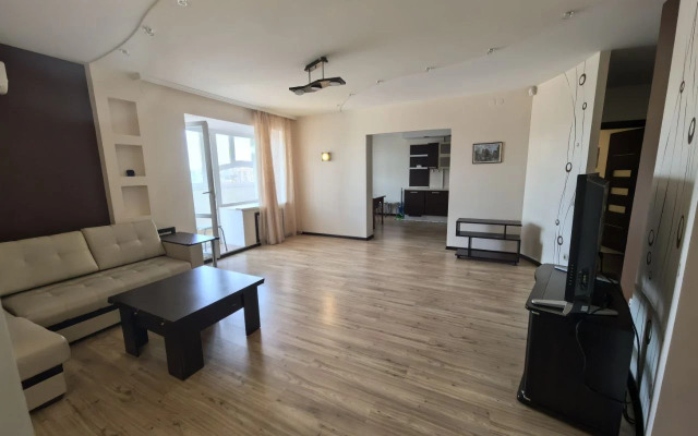 Квартира Большая Уютная Квартира в Центре Перми