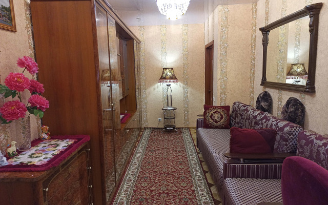 Uyutnaya Nedaleko Ot Tsentra Goroda Flat