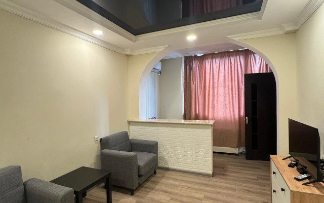 Dvukhkomnatnaya Dlya Bolshoy Semyi Flat