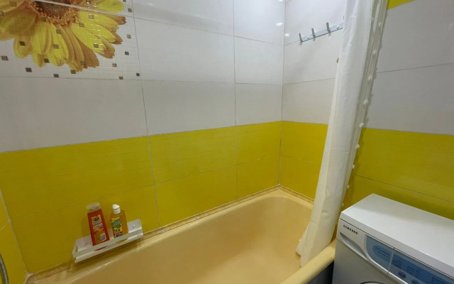 OtlichnyDen Ryadom S Zhd Vokzalom I Avroroy Flat