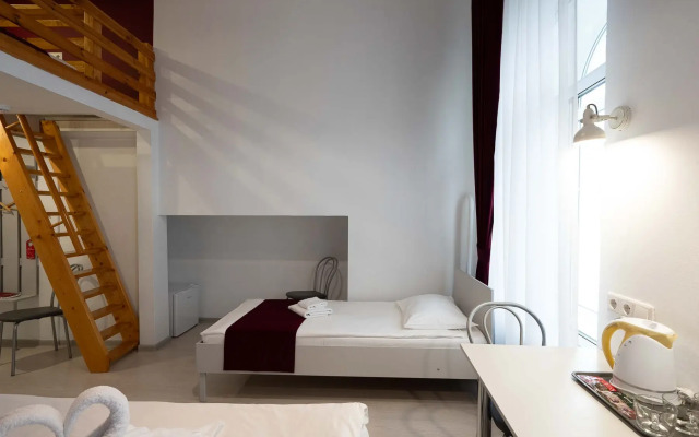 Hotel, IQHotel