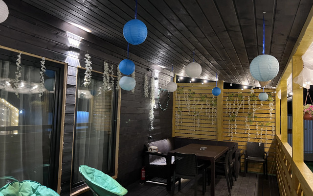 Tri Berezy Private house