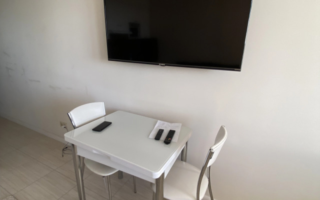 Na Ulitse Uchitelskoy 9 Flat
