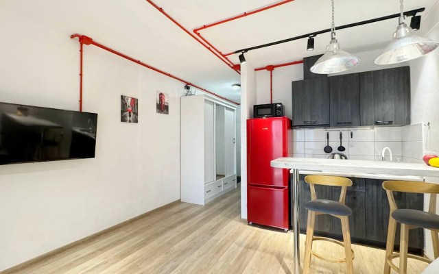 Kvartira 2-h komnatnaa Kvartira v Stile LOFT s panoramnoj lodziej