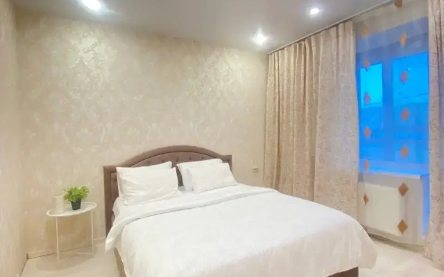 Квартира Шикарная двушка в витринными окнами