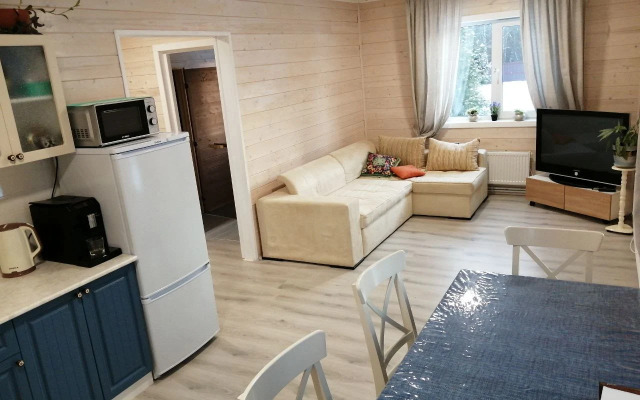 Chastnyij Dom s Verandoj i Saunoj Private House