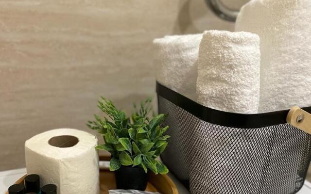 Expo Boulevard 213 Flat