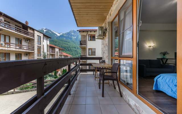 Oplot - Uluchshennye s balkonom 2 Apartments