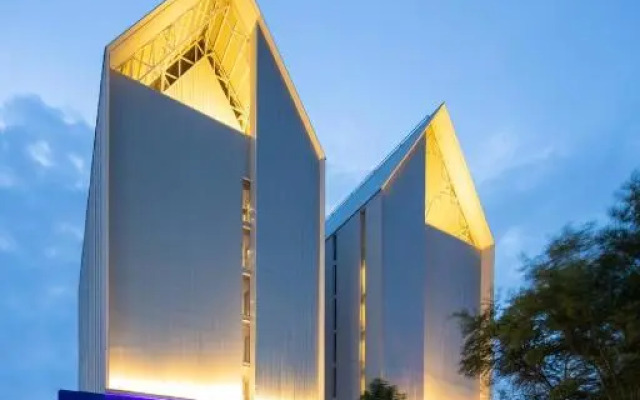 Отель Blue Hippo Hotel