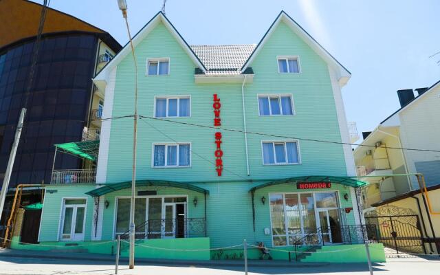Love Story Hotel