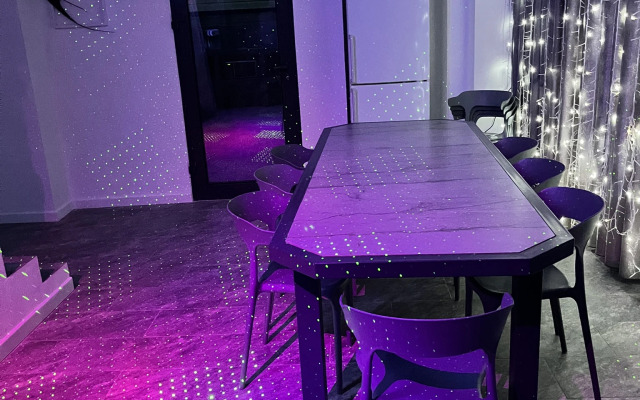 Taunkhaus 6-Mestny s Personalnym Basseynom i Baney Guest House