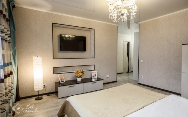 Апартаменты Однокомнатные на Дуки, 13 этаж, Балерины