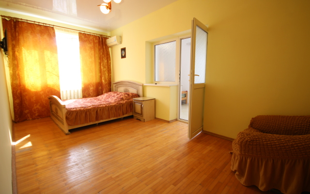 Maksim Guest House
