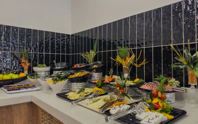 Отель Leaf River Suites