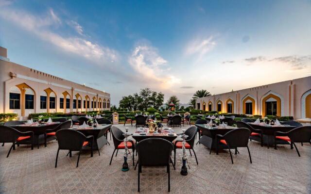 Отель Golden Tulip Nizwa