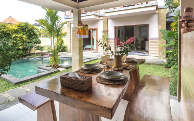 Blue Swing Villa