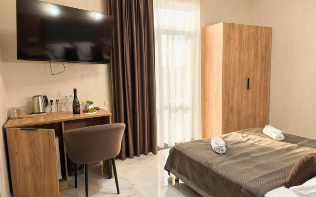 Отель Менуа