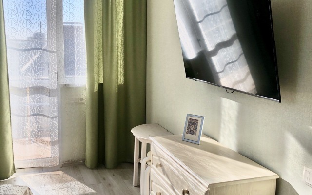 1-K Kvartira Ryadom S Morem Flat